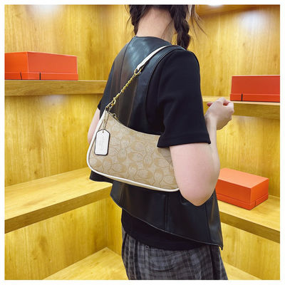 Sacs à main en cuir pour femmes imperméables à l'eau et de couleur personnalisée dans la collection estivale à la mode