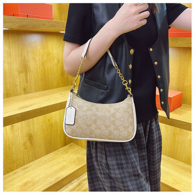 Sacs à main en cuir pour femmes imperméables à l'eau et de couleur personnalisée dans la collection estivale à la mode
