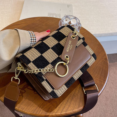 Épaule 2024 Sac à main de design de luxe Checkerboard Mini Tissu Flap Sling Sac pour femmes