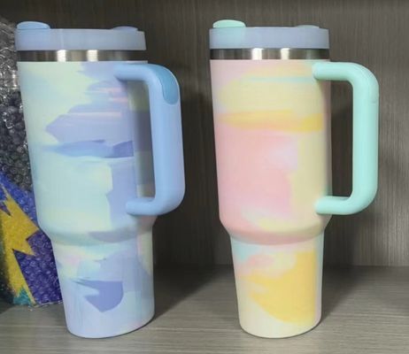 Une tasse de voyage de 40 oz H2.0 Tumbler à double paroi à vide isolée en acier inoxydable en 2024
