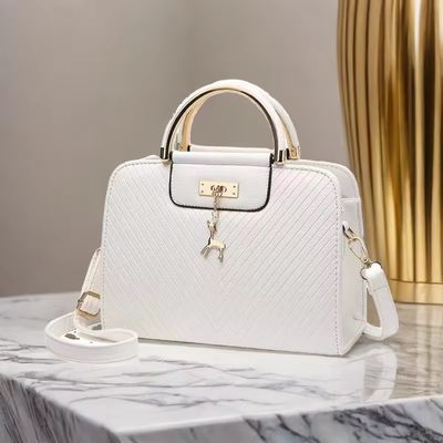 Sac à main de mode en cuir crossbody sur mesure pour femmes avec une grande capacité et un MOQ faible