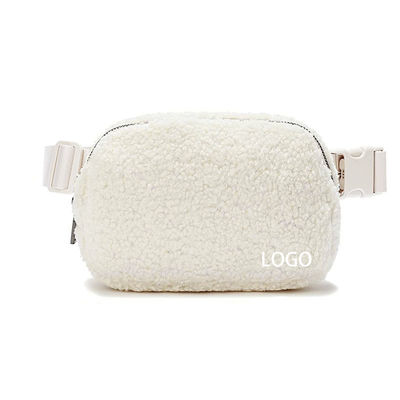 Des sacs à main de luxe en peluche et en croix-rousse