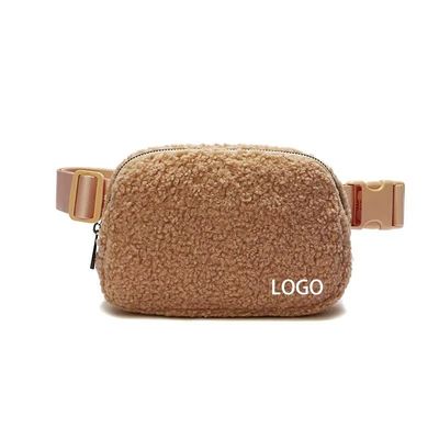 Des sacs à main de luxe en peluche et en croix-rousse