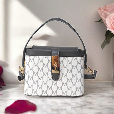 Sens des couleurs à la mode Sac à main ou corps croisé pour les femmes appartenant à des minorités