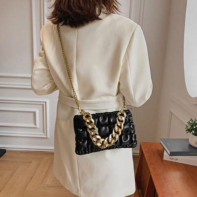 Impression de logo personnalisé Sac à main en cuir en PU Sac à main élégant pour femmes avec conception en chaîne