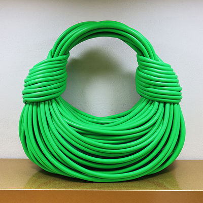 Sac à dos à la mode pour femmes à poignée unique et en cuir synthétique en microfibre