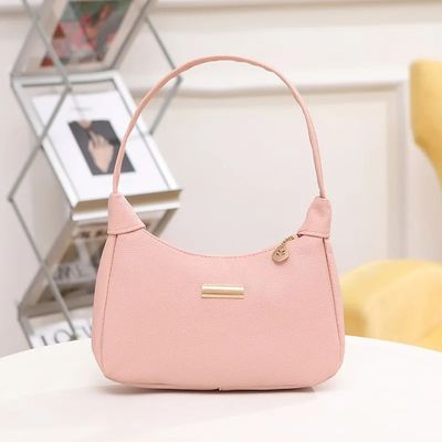 Fermeture à cordes de style dame en cuir doux Sac de messagerie pour femmes Sac de poche de designer Sac à main de luxe