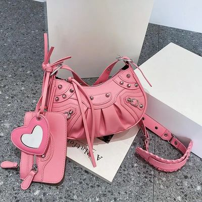 Sacs à main de luxe pour femmes Designer Sacs à main crossbody avec fermeture à bouton magnétique par marque