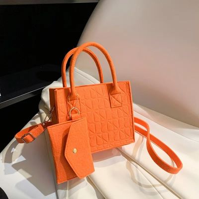 Sac à épaule en feutre de style vintage pour femmes élégantes en matériau léger
