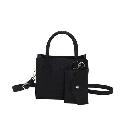 Sac à épaule en feutre de style vintage pour femmes élégantes en matériau léger