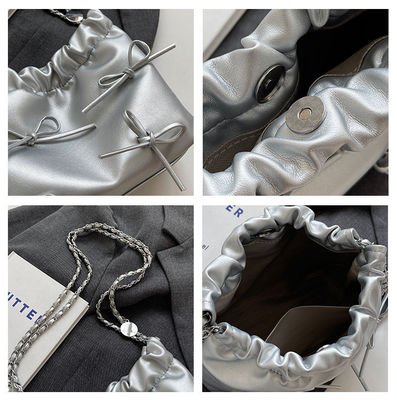 Saisons incontournables Minimaliste Plissé Sac à main à seau magnétique pour femmes en 4 couleurs