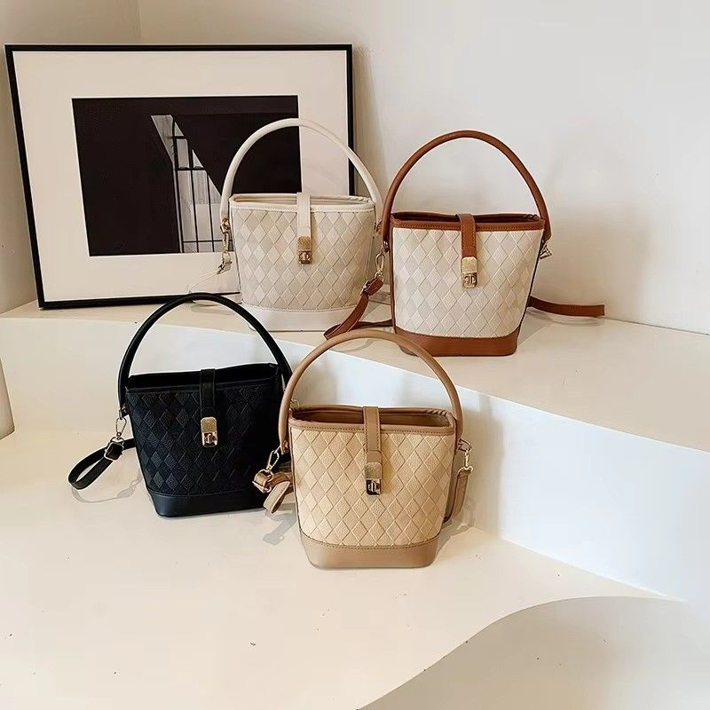 Matériau principal Corps croisé en cuir en PU et sacs de plage pour garde-robe d'été pour femmes