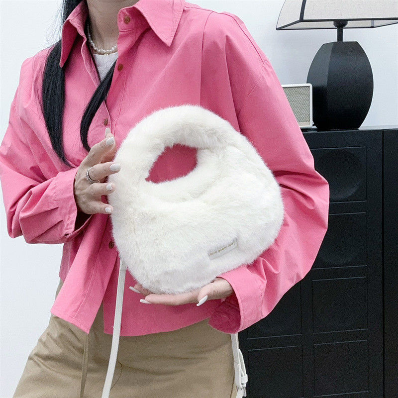Sacs à main en fourrure de renard d'hiver brun mini Longue chaîne Sacs en fourrure de fourrure moelleux pour femmes sophistiquées
