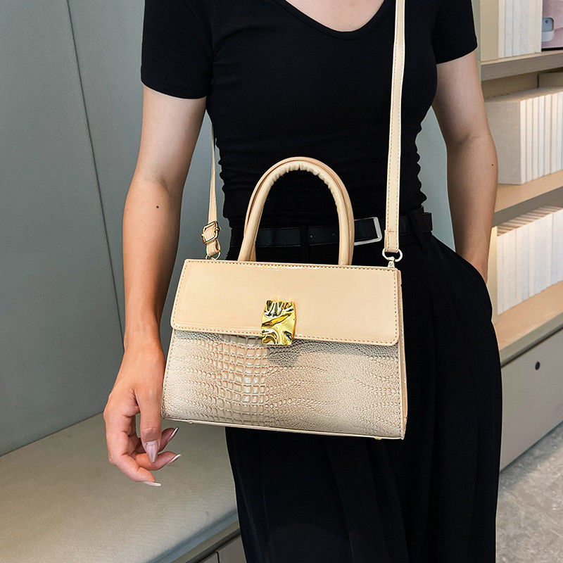2023 Direct Casual Tote pour femmes Gros sac à main en cuir et sac à épaule de concepteur