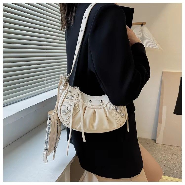 Sacs à main de luxe pour femmes Designer Sacs à main crossbody avec fermeture à bouton magnétique par marque